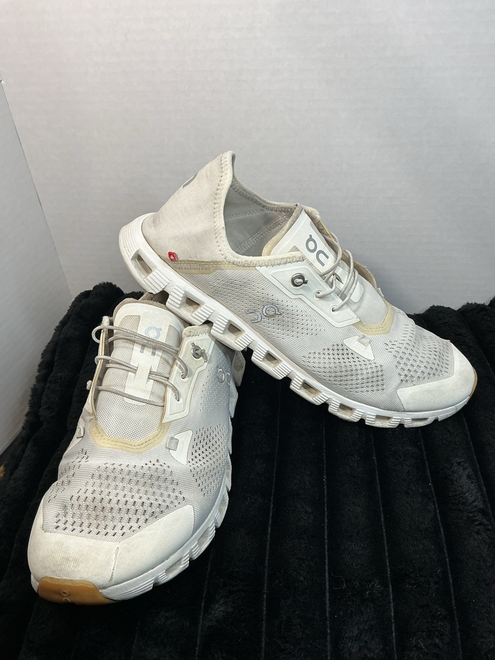 On Cloud 5 Coast White Gum Men’s 11.5 Packable Running Shoes Sneakers